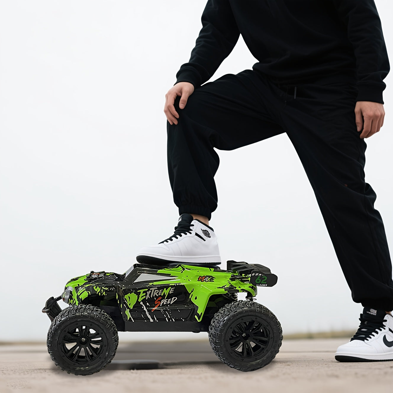 1:18 Scale Remote Control Monster Truck